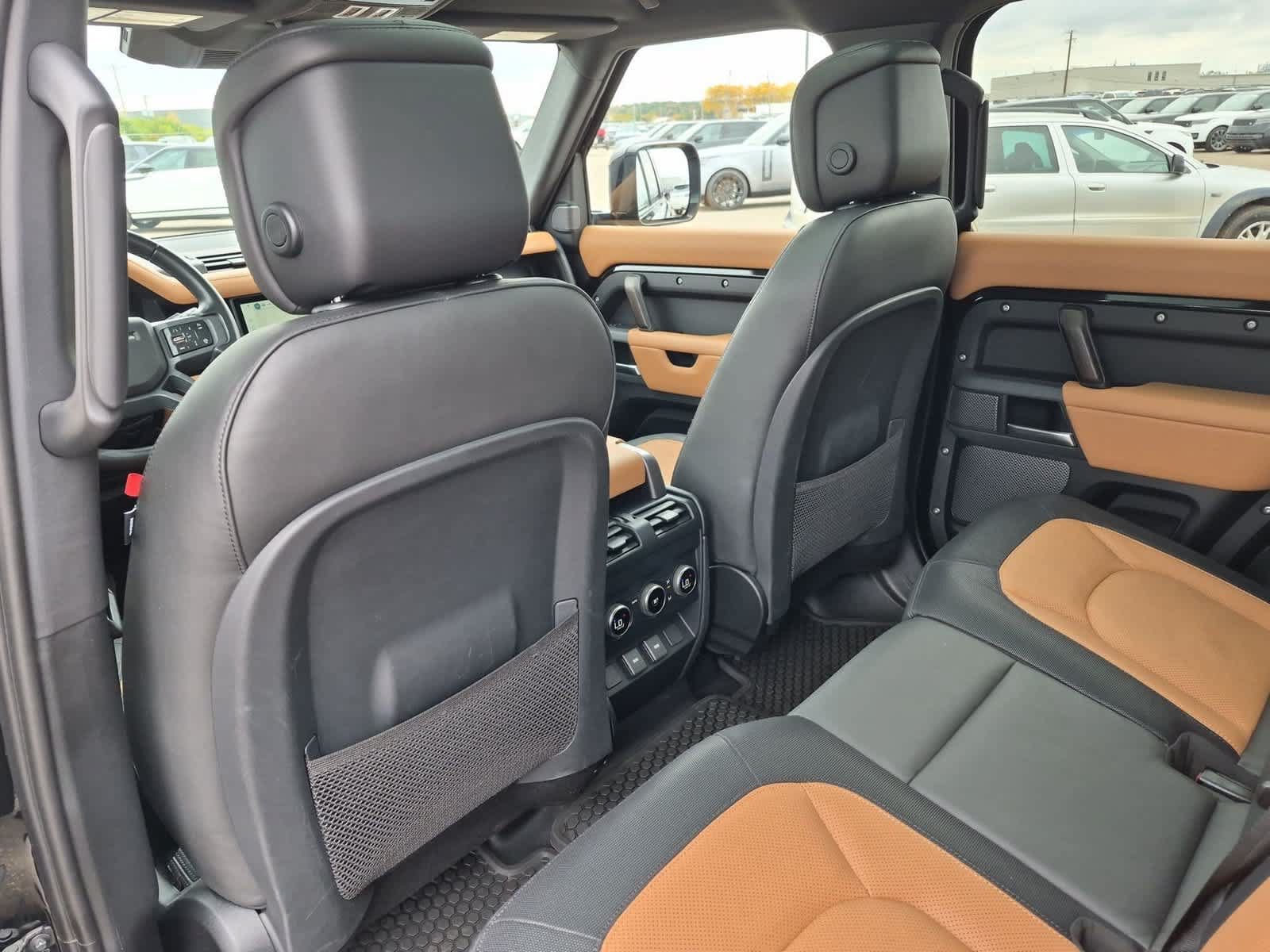 Certified 2023 Land Rover Defender 110 X-Dynamic SE AWD/4WD image 18