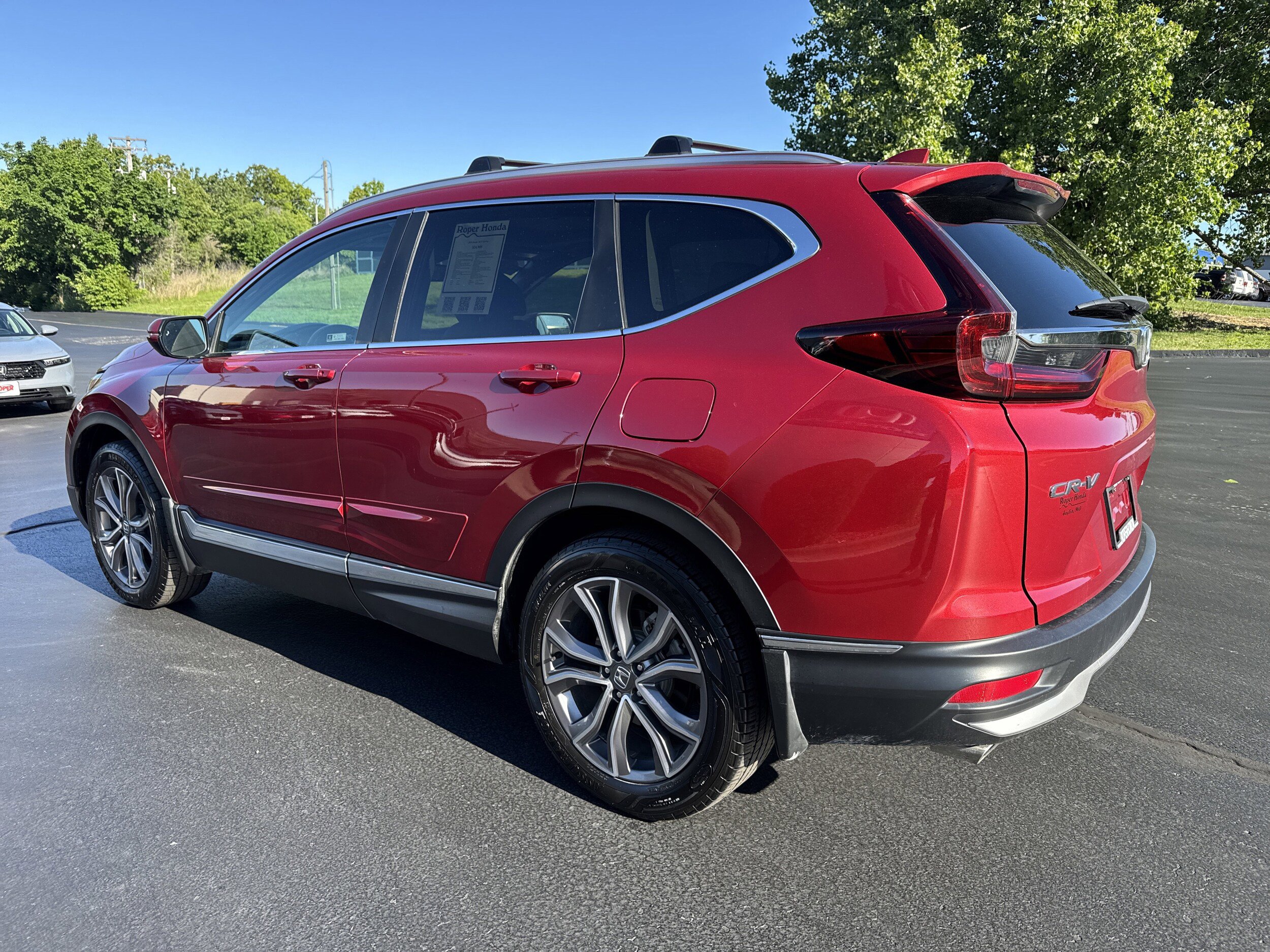 Used 2020 Honda CR-V Touring image 3