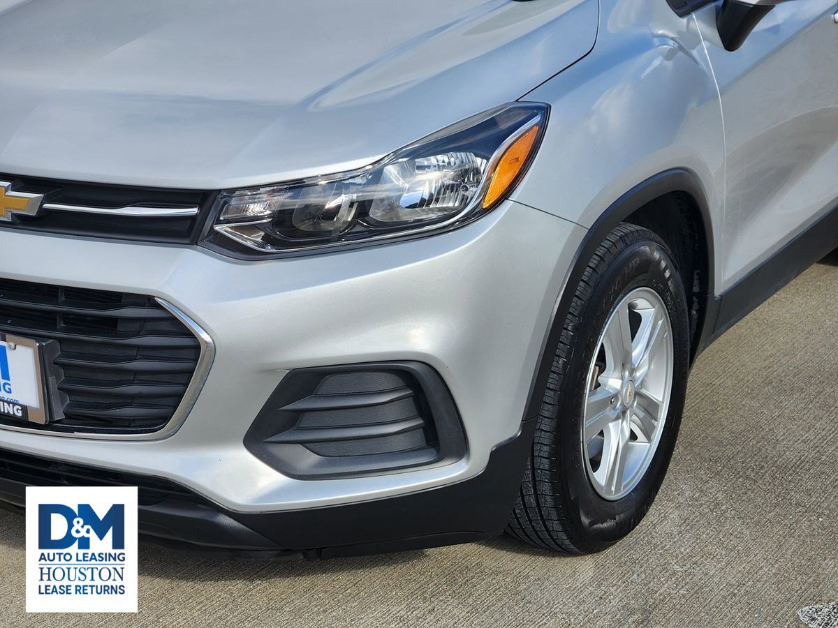 Used 2022 Chevrolet Trax LS w/ Tint and Cruise Package image 12