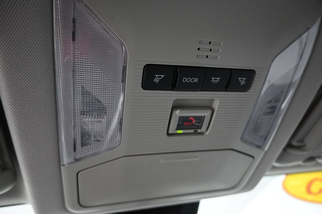 Used 2025 Toyota RAV4 XLE FWD image 35