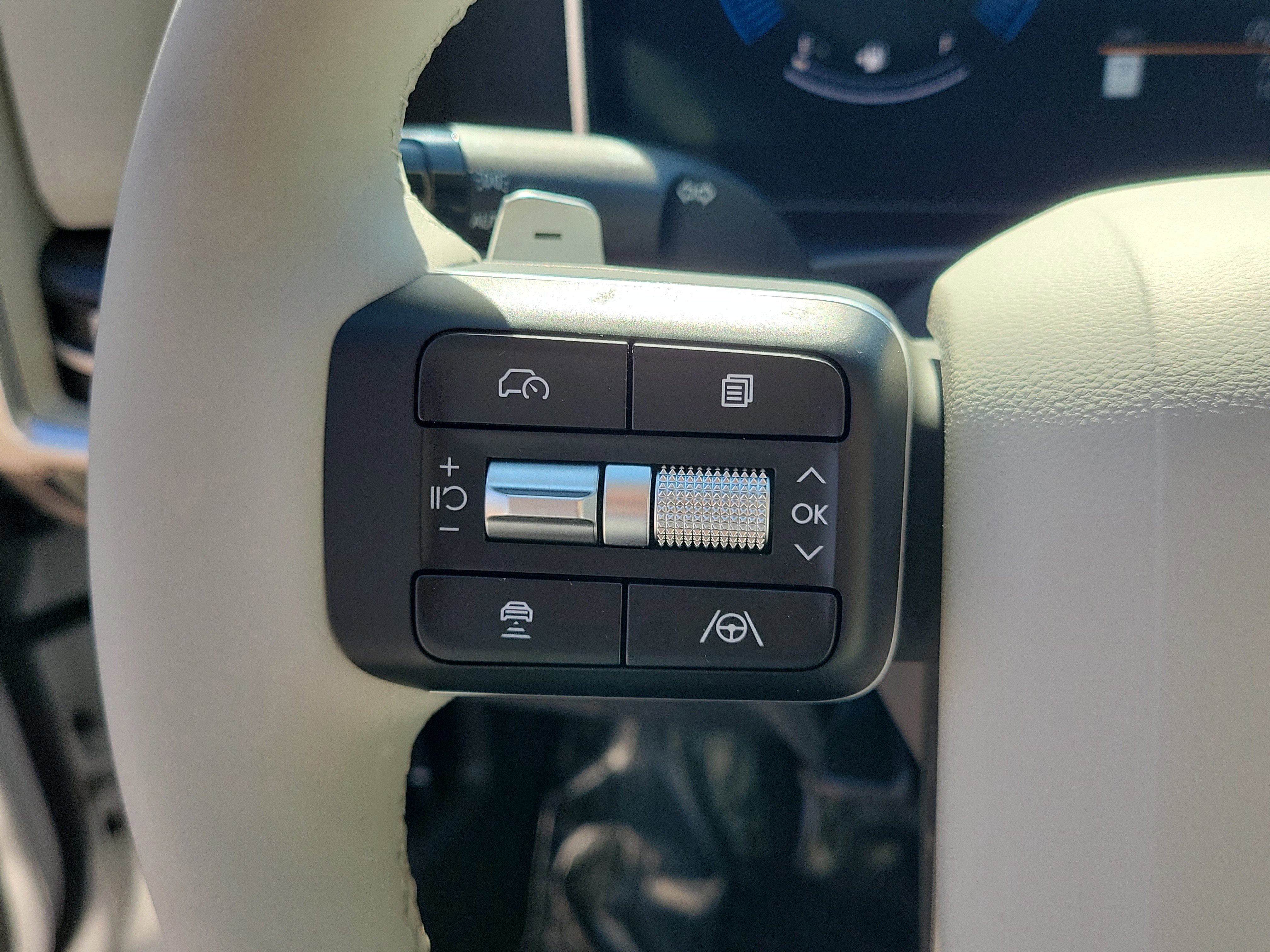 New 2026 Hyundai Santa Fe SE image 33