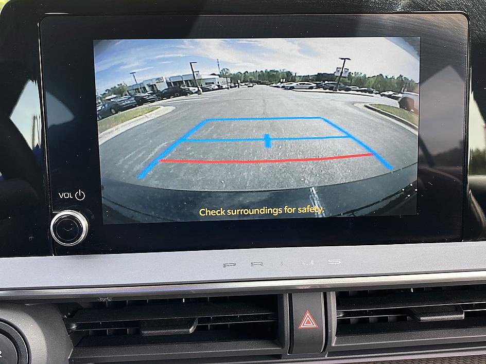 Used 2025 Toyota Prius XLE FWD image 15