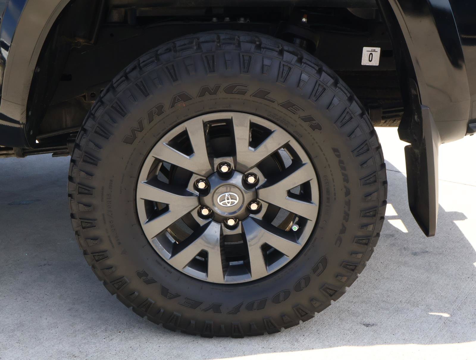 Used 2023 Toyota Tacoma SR5 RWD image 9
