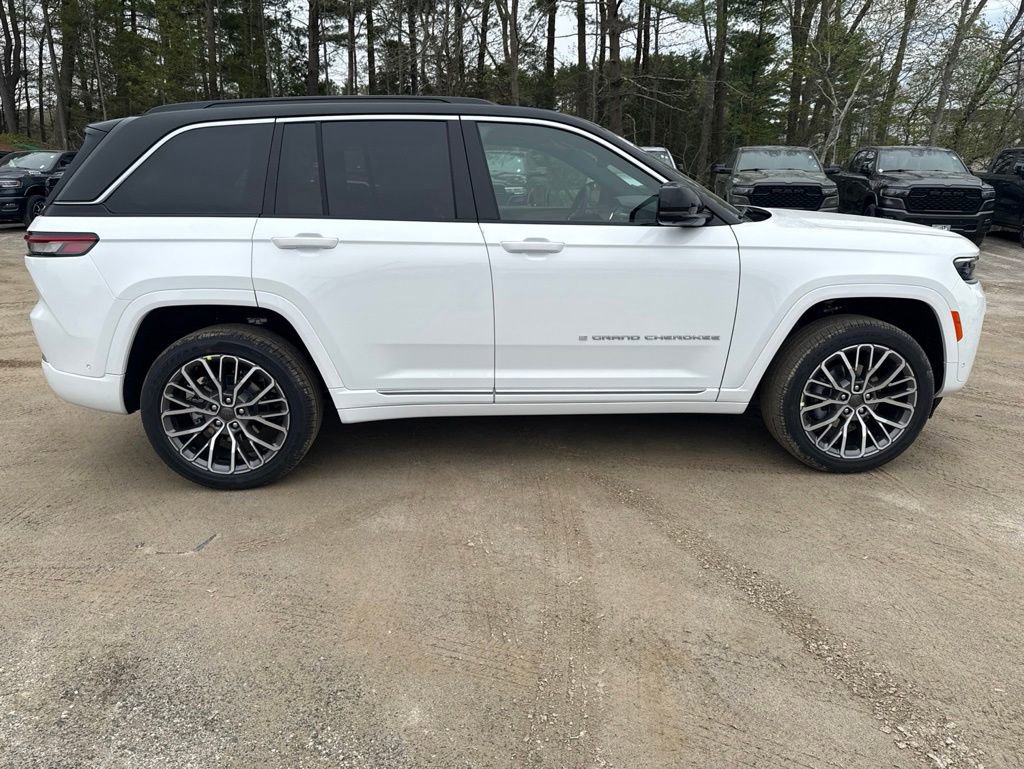 New 2026 Jeep Grand Cherokee Summit AWD/4WD image 6