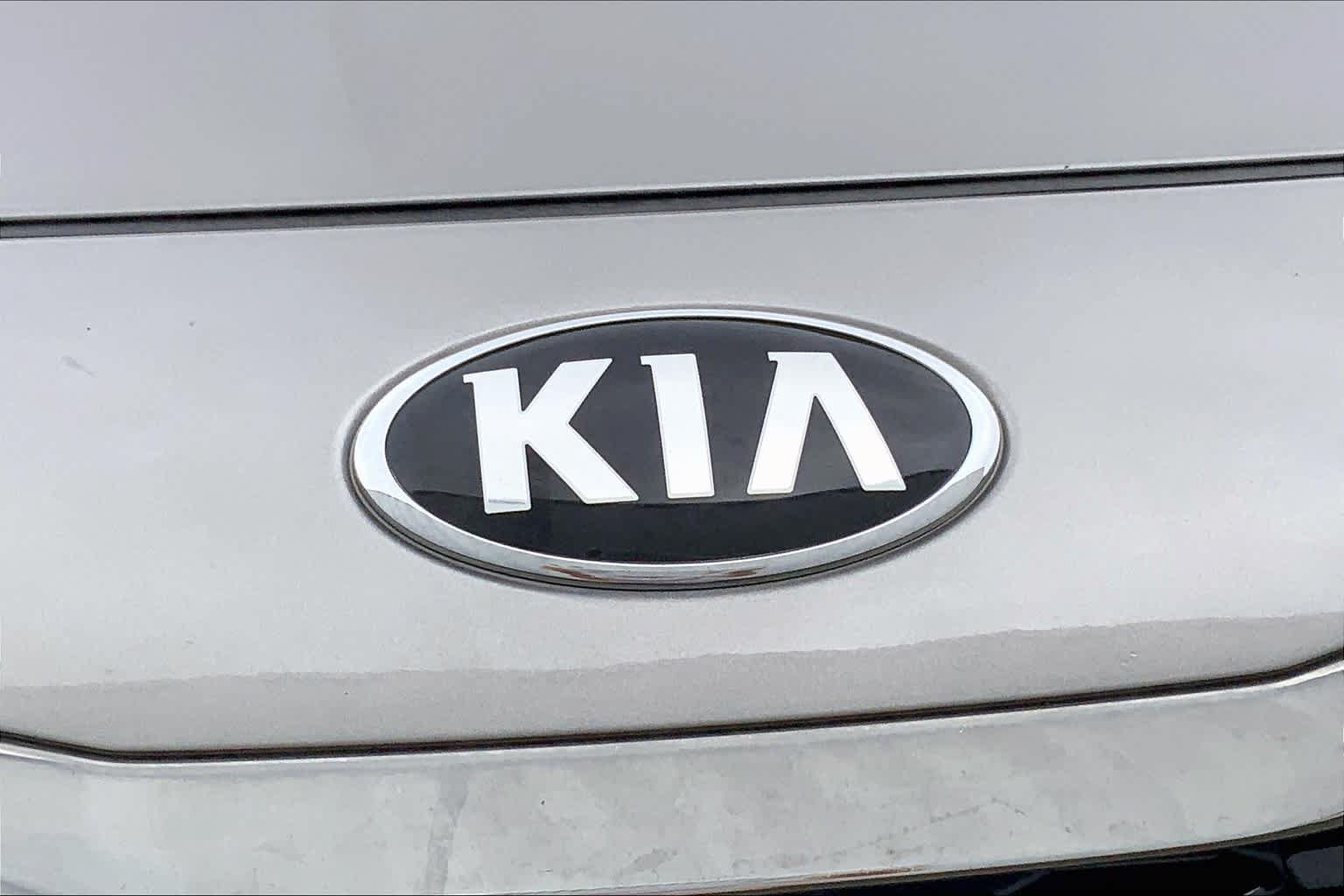 Used 2018 Kia Optima LX FWD image 31