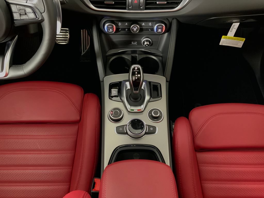New 2025 Alfa Romeo Stelvio Sprint w/ Veloce Package AWD/4WD image 30