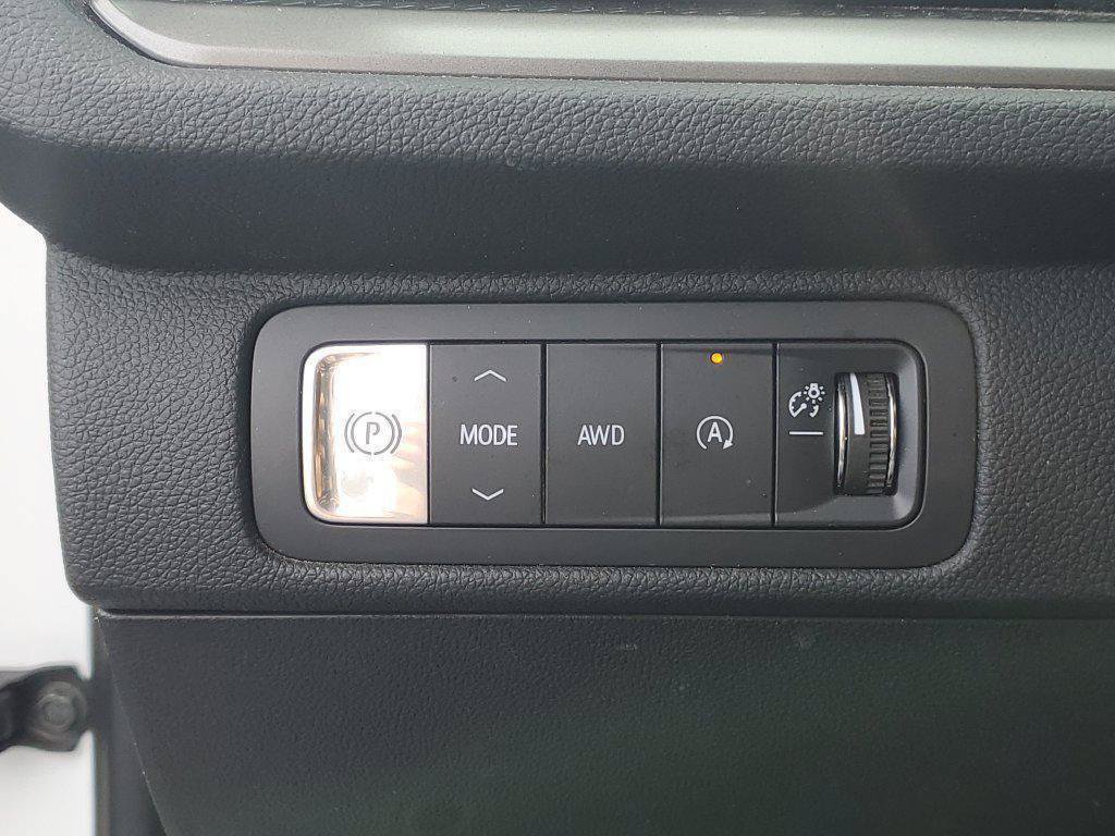 Certified 2024 Chevrolet Traverse LT w/ LPO, Floor Liner Package AWD/4WD image 8