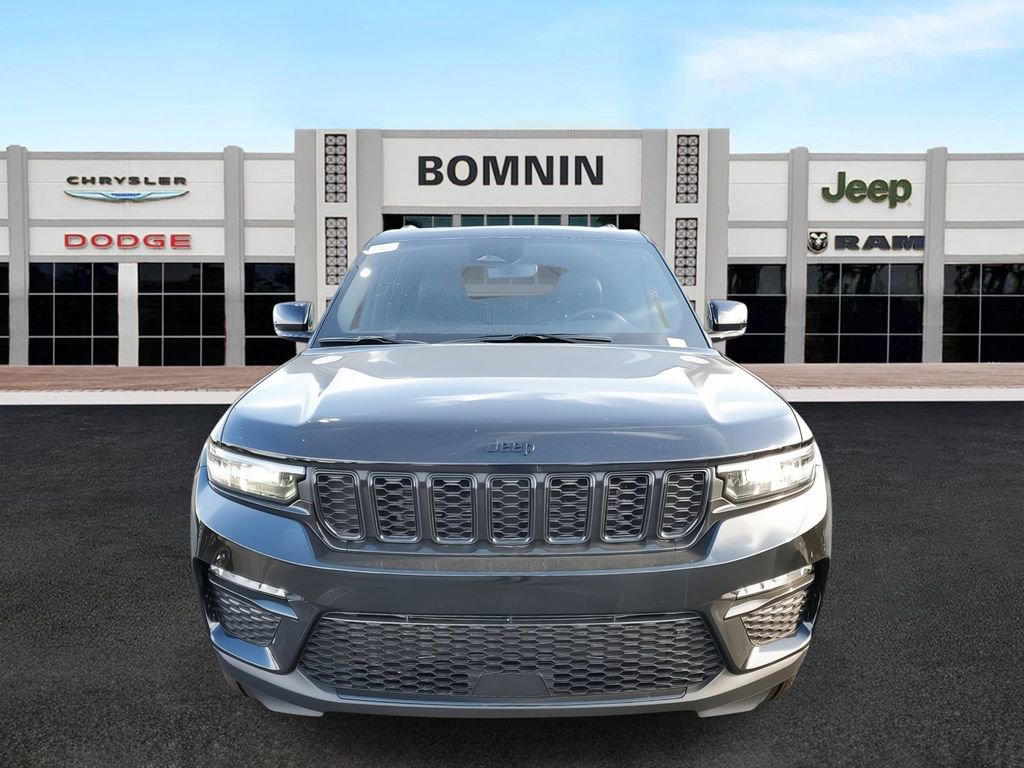 Used 2024 Jeep Grand Cherokee Limited w/ Black Appearance Package image 2