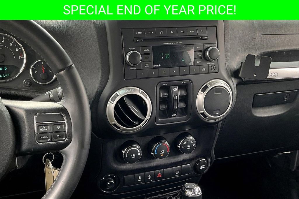 Used 2016 Jeep Wrangler Unlimited Rubicon w/ Connectivity Group image 9