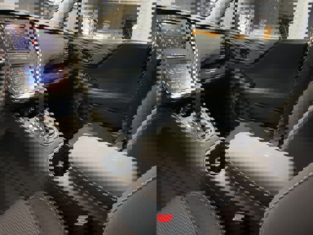 Certified 2025 Subaru Legacy image 13