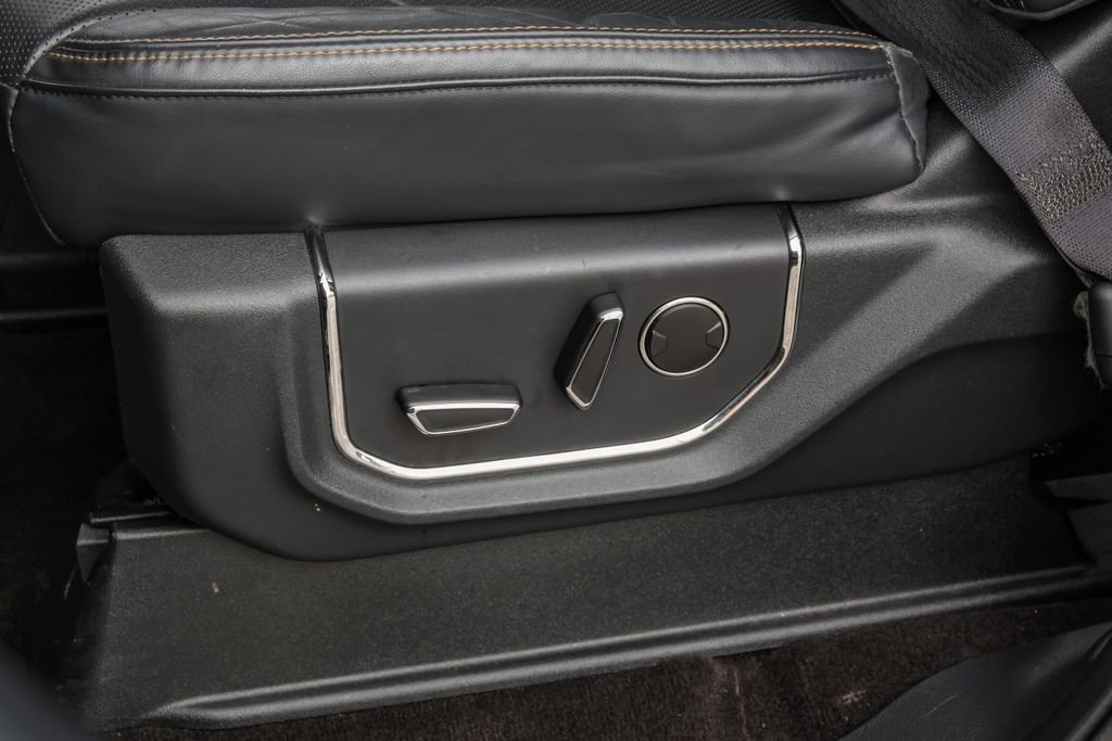 Used 2023 Ford Expedition Max Platinum AWD/4WD image 44