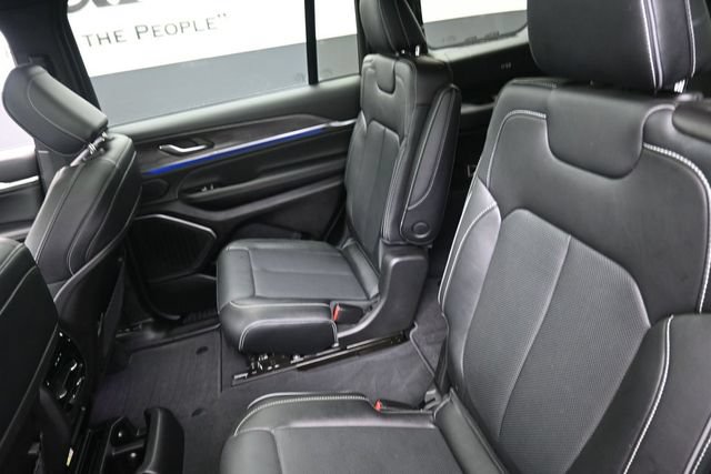 Used 2023 Jeep Grand Cherokee L Overland AWD/4WD image 22
