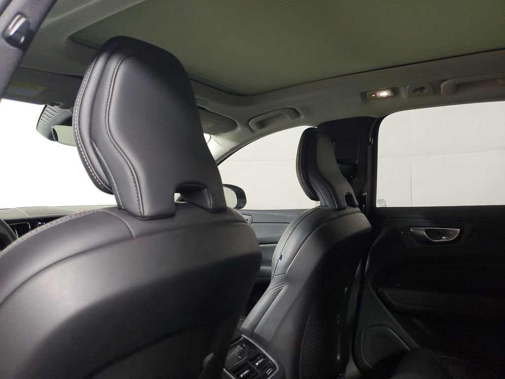 Used 2023 Volvo XC60 B5 Ultimate w/ Climate Package FWD image 14