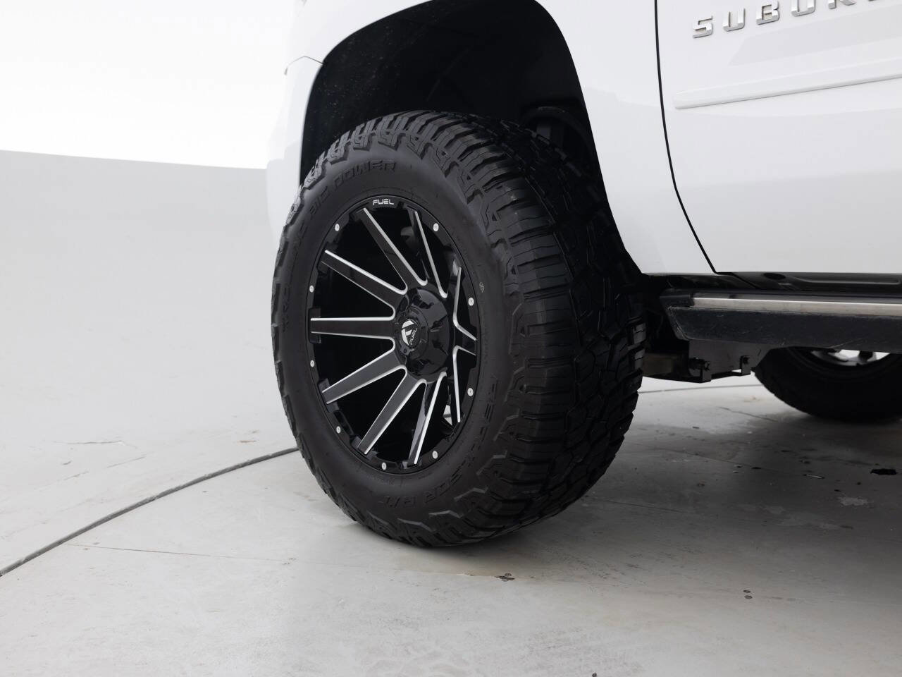 Used 2015 Chevrolet Suburban LTZ image 17