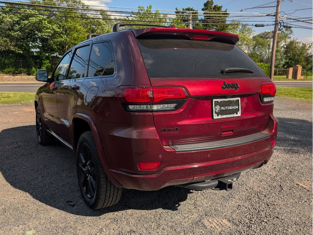 Used 2018 Jeep Grand Cherokee Altitude AWD/4WD image 8