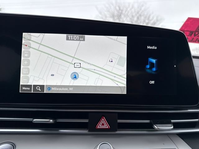 Certified 2025 Hyundai Elantra Limited image 14