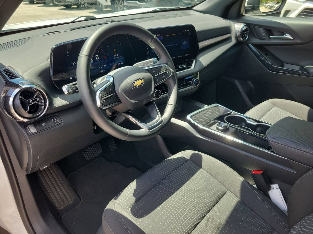 Used 2026 Chevrolet Equinox LT FWD image 14