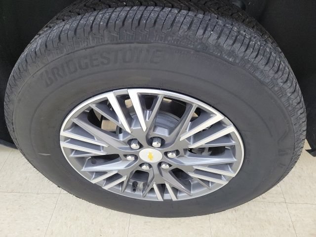 Used 2026 Chevrolet Traverse LT w/ Driver Confidence Package FWD image 9