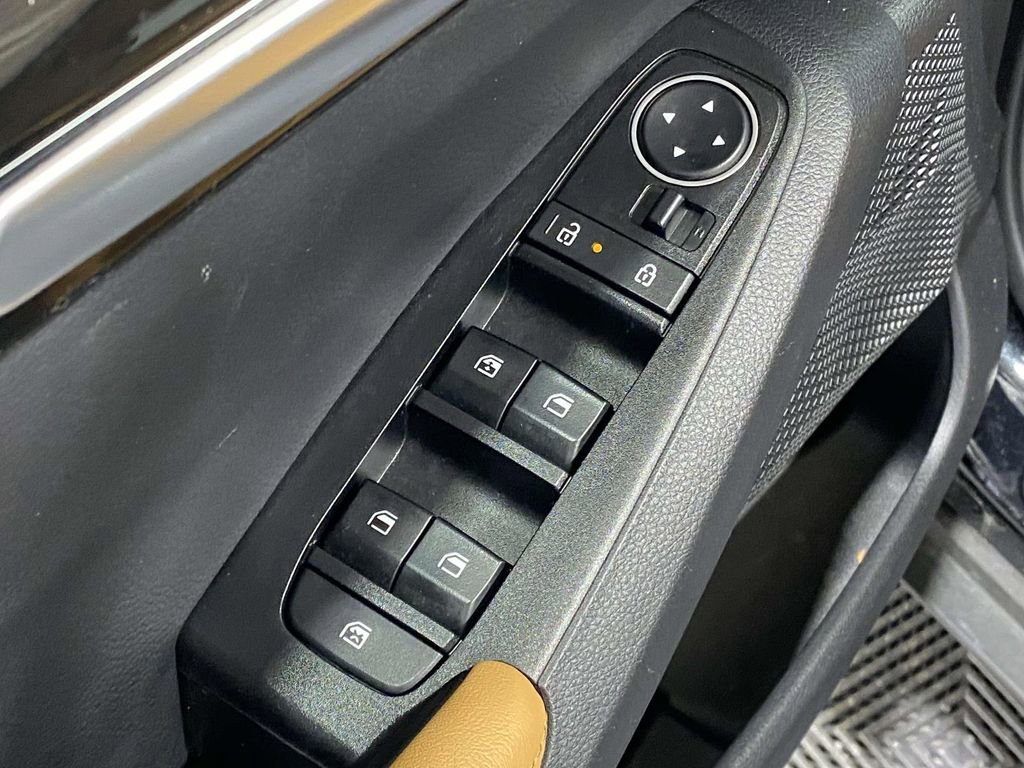 Used 2024 Kia Seltos EX image 18