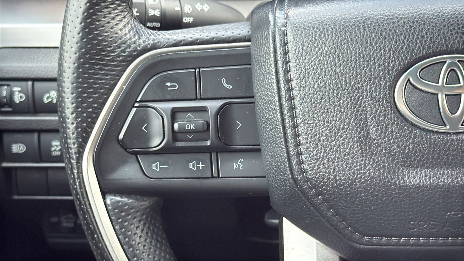 Used 2024 Toyota Tacoma TRD Off-Road AWD/4WD image 20