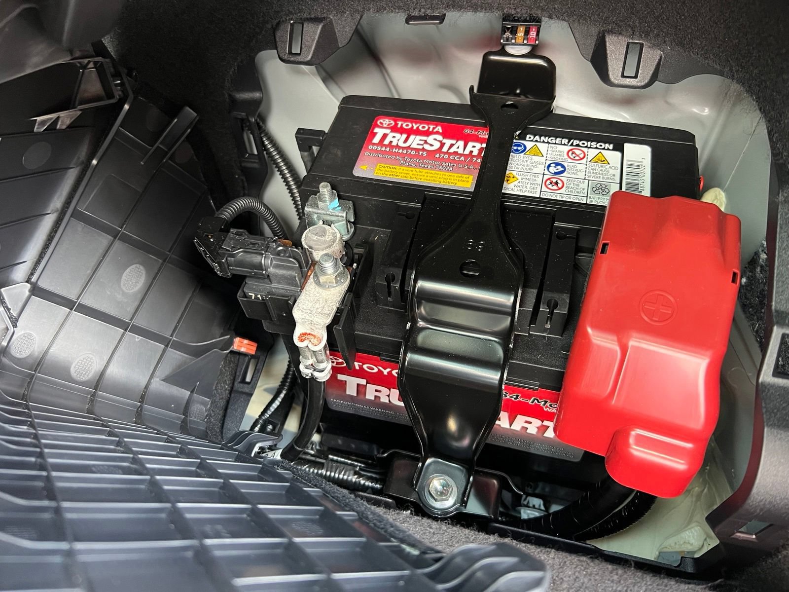 Used 2025 Toyota Prius Limited FWD image 22