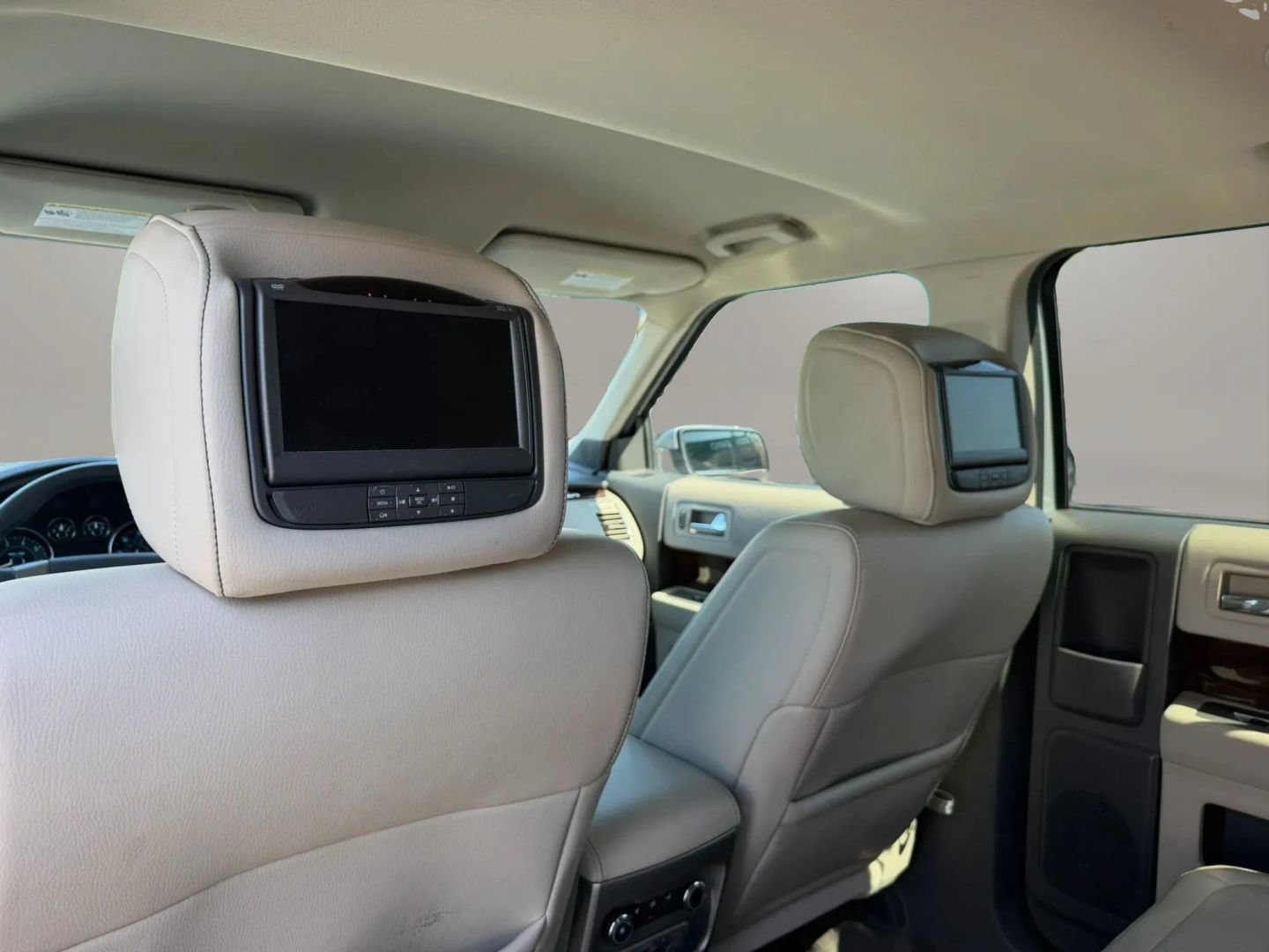 Used 2011 Ford Flex SEL w/ Rapid Spec Order Code FWD image 14