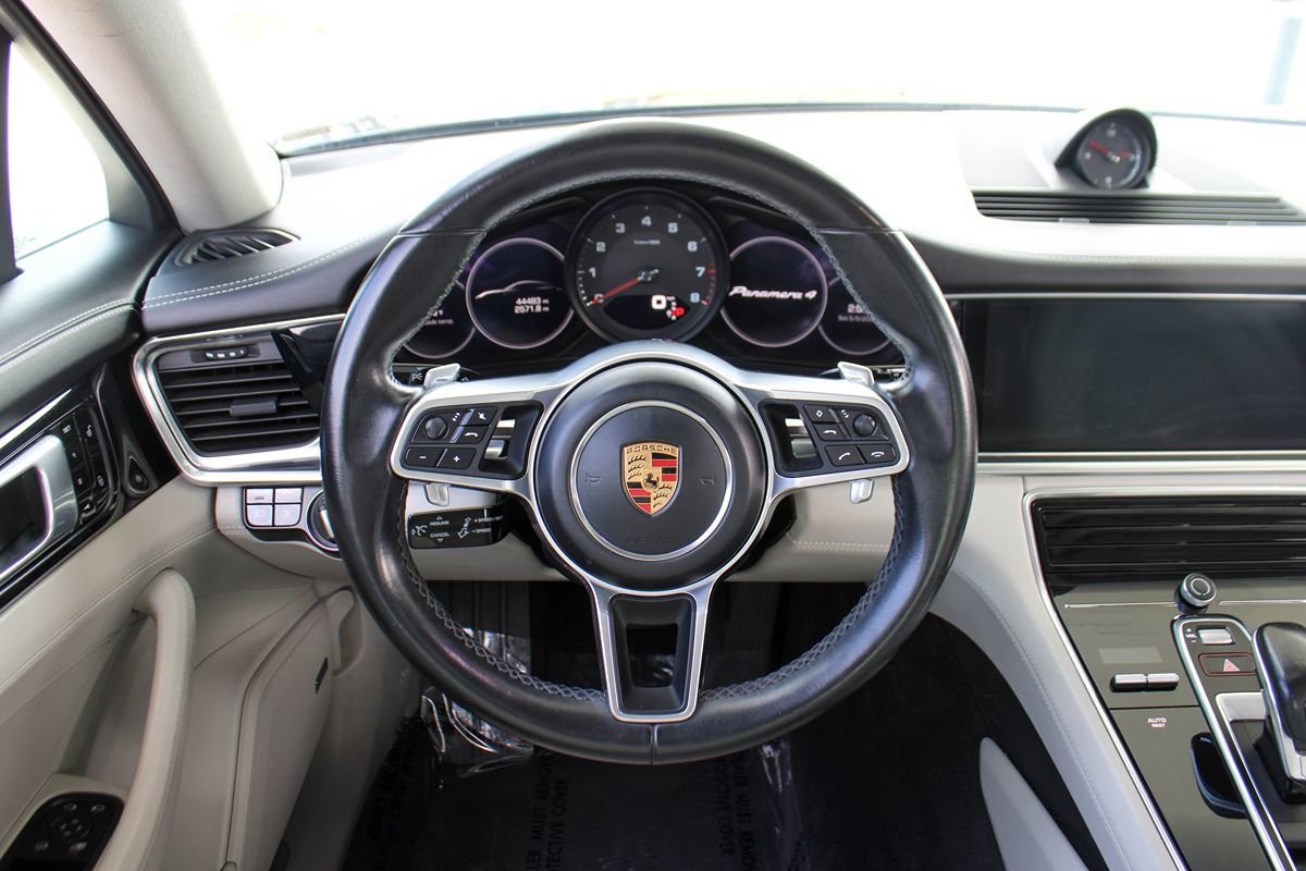 Used 2018 Porsche Panamera 4 AWD/4WD image 28