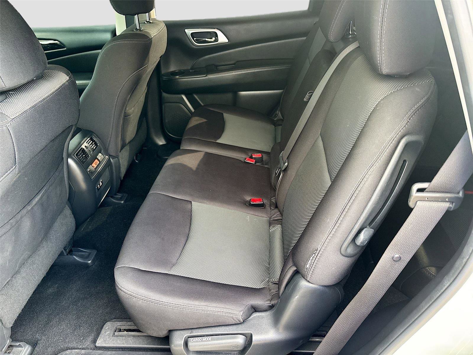 Used 2019 Nissan Pathfinder S FWD image 23