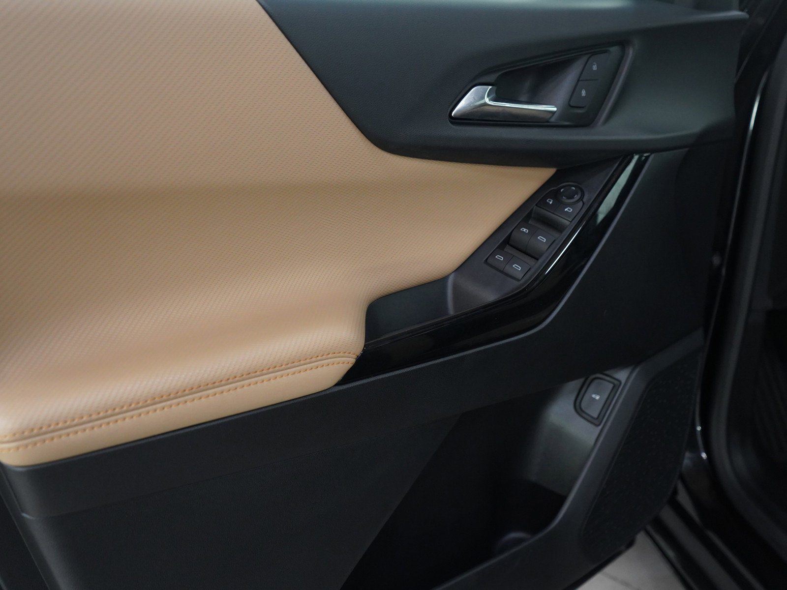 Used 2025 Chevrolet Equinox ACTIV image 22