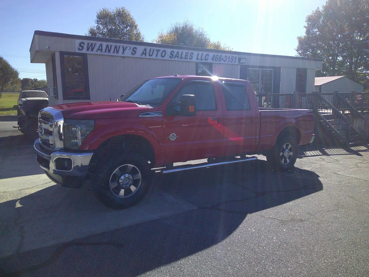 Used 2011 Ford F250 Lariat w/ Lariat Interior Pkg image 3