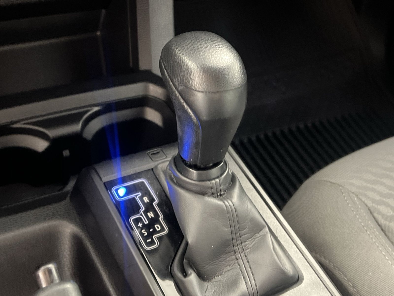 Used 2023 Toyota Tacoma SR w/ SR Convenience Package AWD/4WD image 22