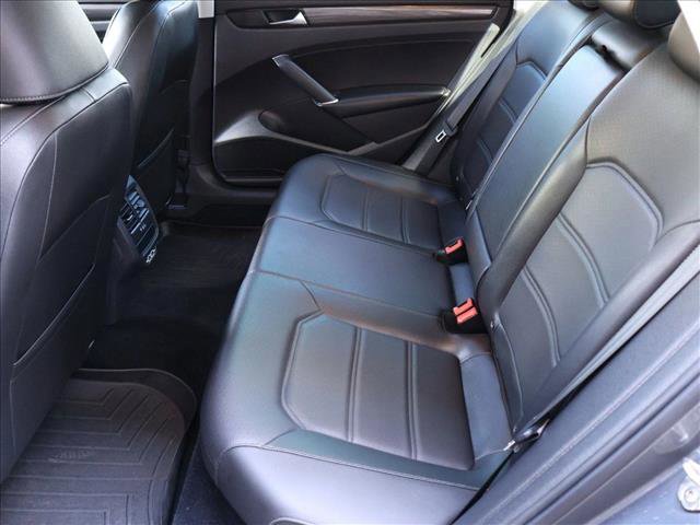 Used 2020 Volkswagen Passat 2.0T R-Line FWD image 24