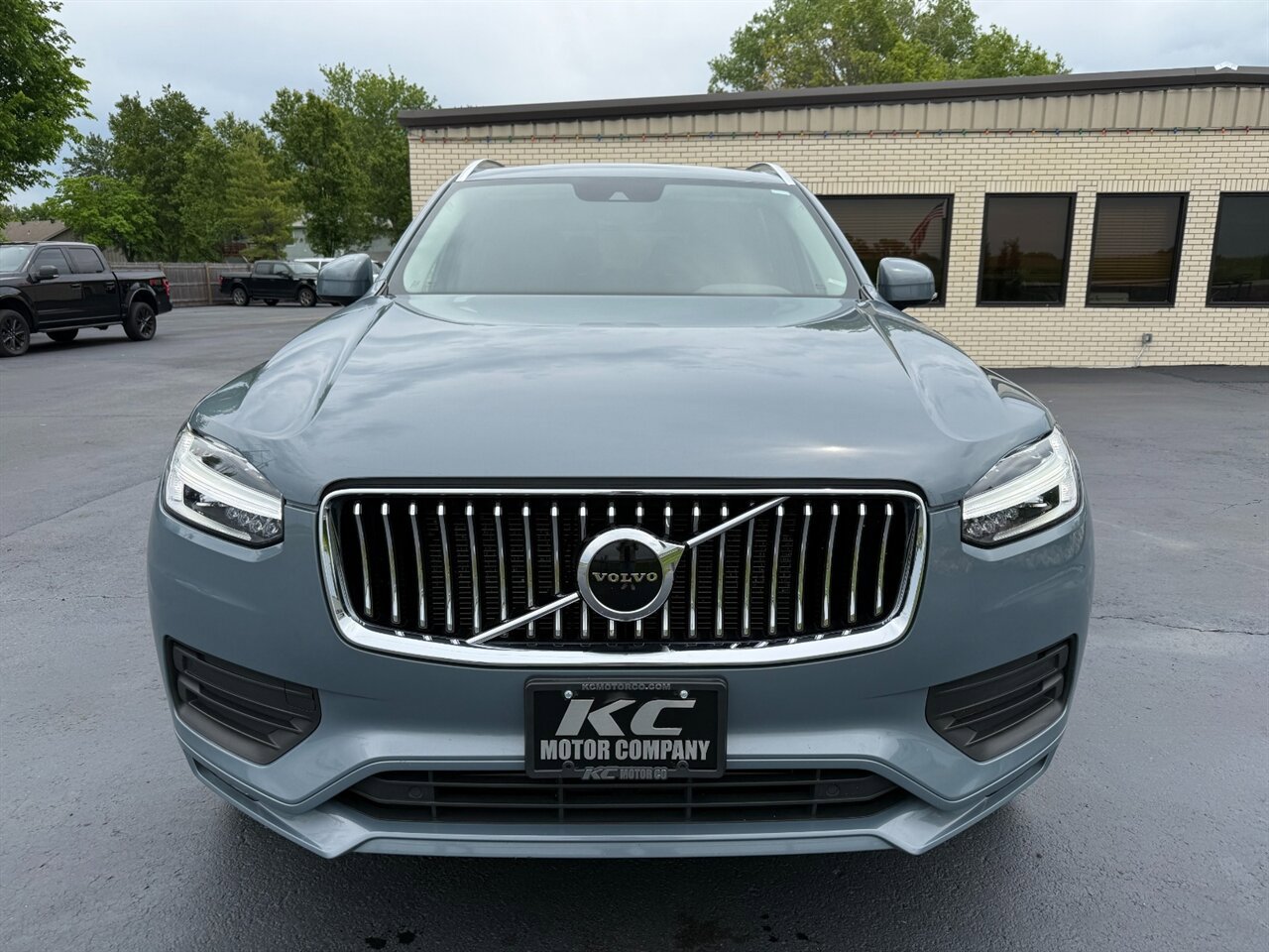 Used 2020 Volvo XC90 T5 Momentum w/ Protection Package Premier AWD/4WD image 4