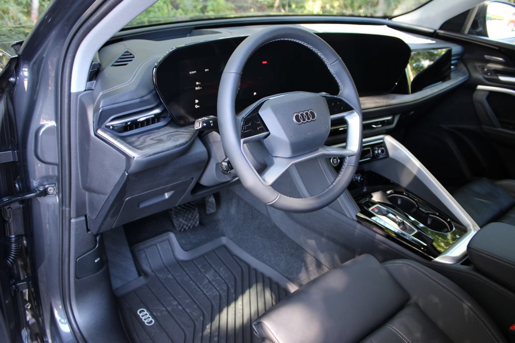 Used 2025 Audi Q5 Premium Plus w/ Premium Plus AWD/4WD image 45