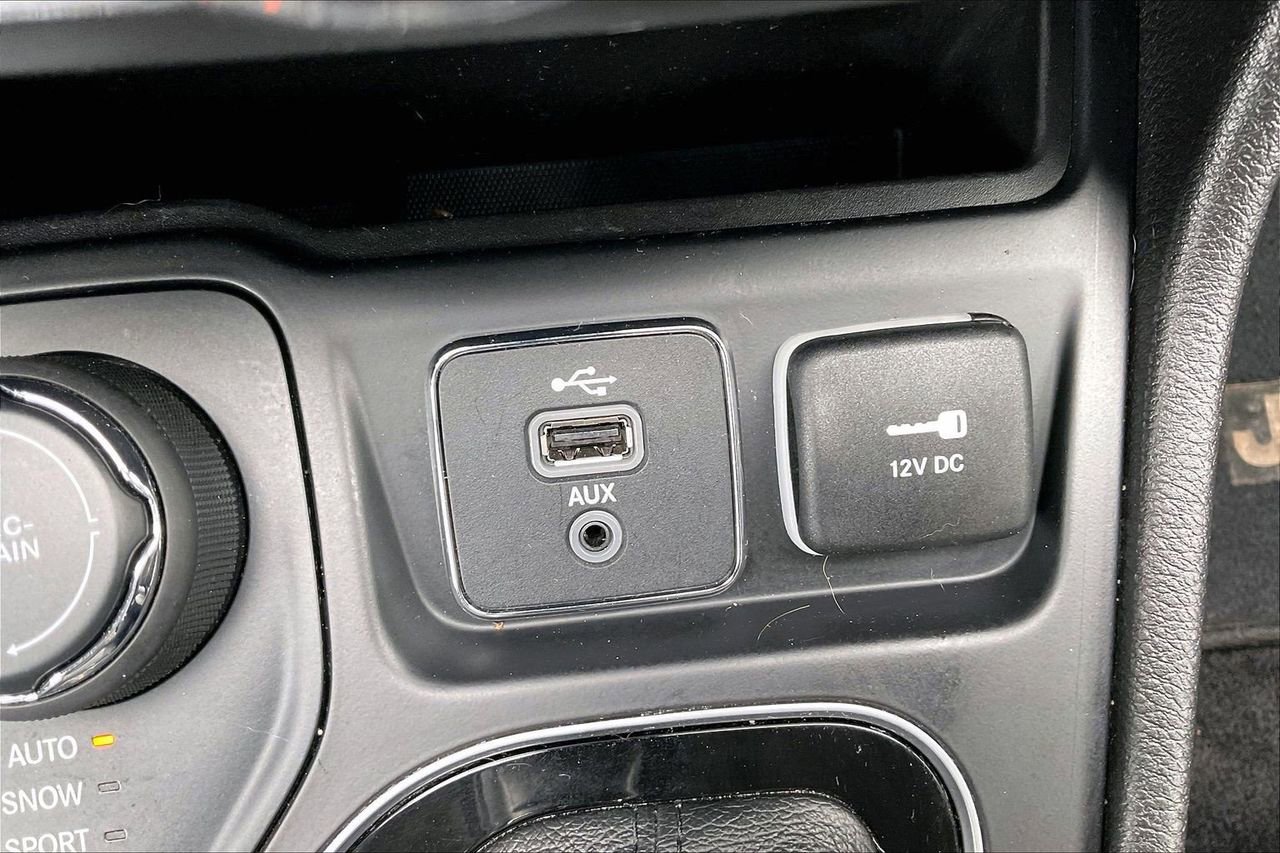 Certified 2019 Jeep Cherokee Limited image 17