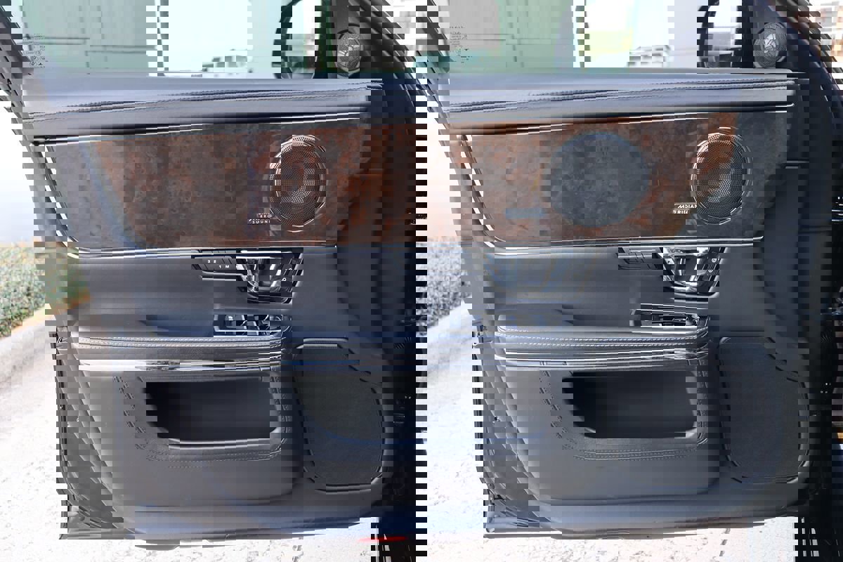 Used 2019 Jaguar XJ L Portfolio image 51