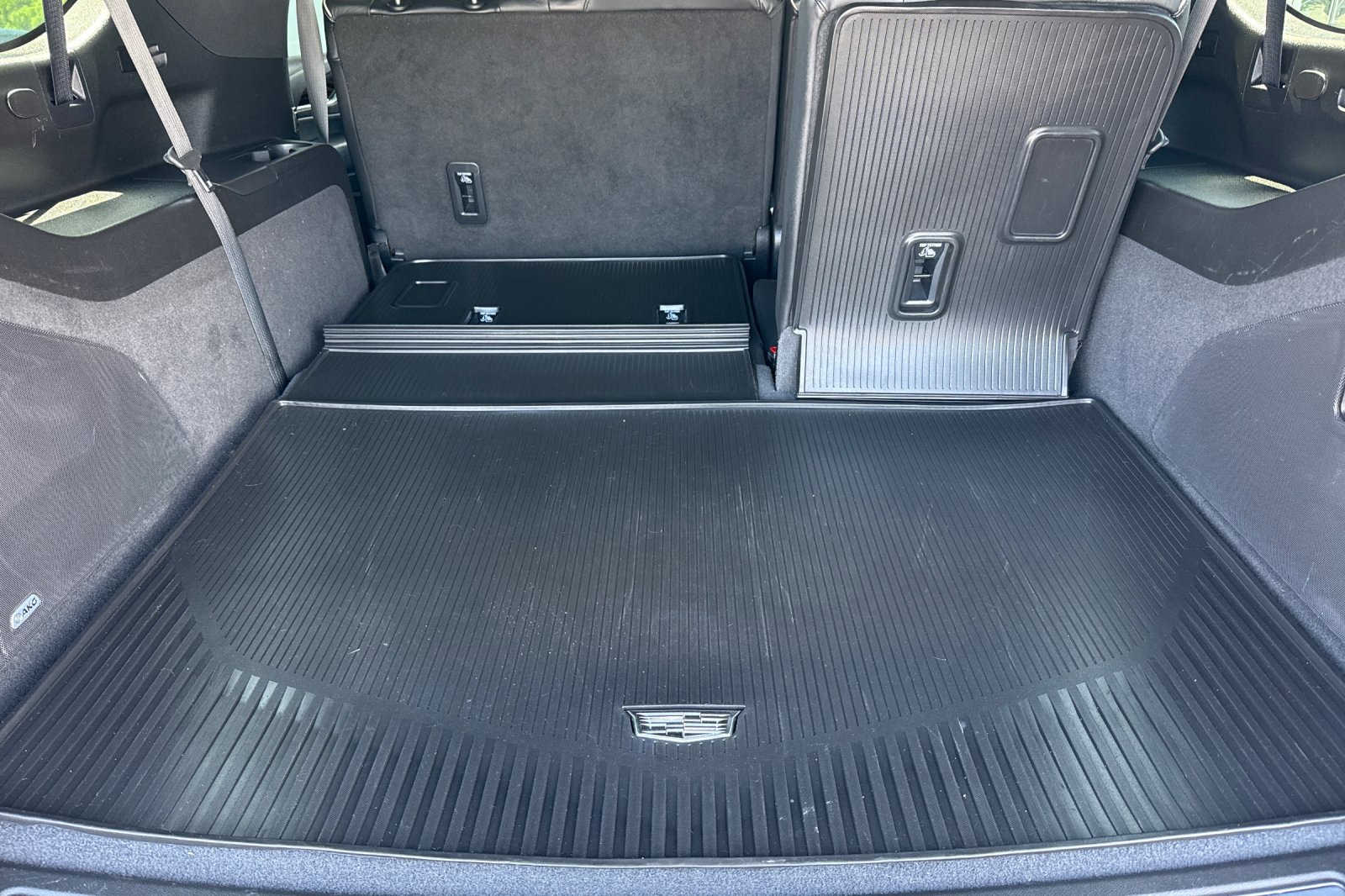 Used 2023 Cadillac Escalade ESV Premium Luxury w/ Performance Package image 20