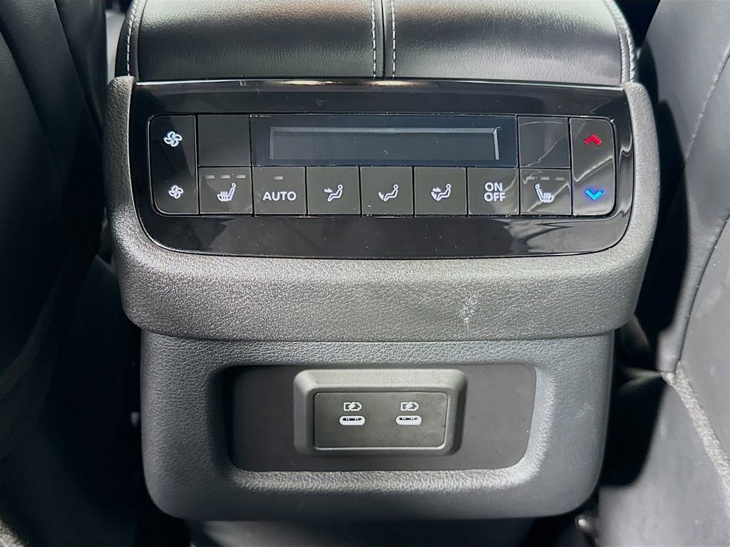 Certified 2026 INFINITI QX60 Luxe w/ Family Package FWD image 27