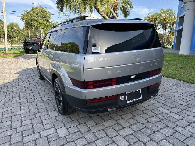 Used 2025 Hyundai Santa Fe SEL FWD image 35