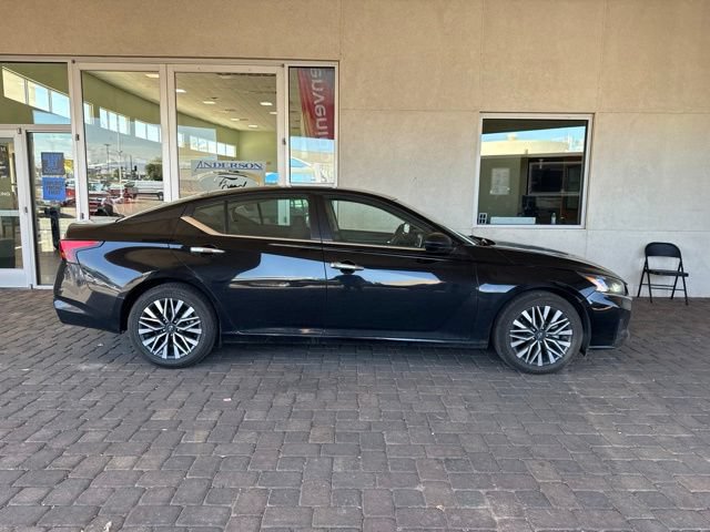 Used 2024 Nissan Altima 2.5 SV FWD image 5