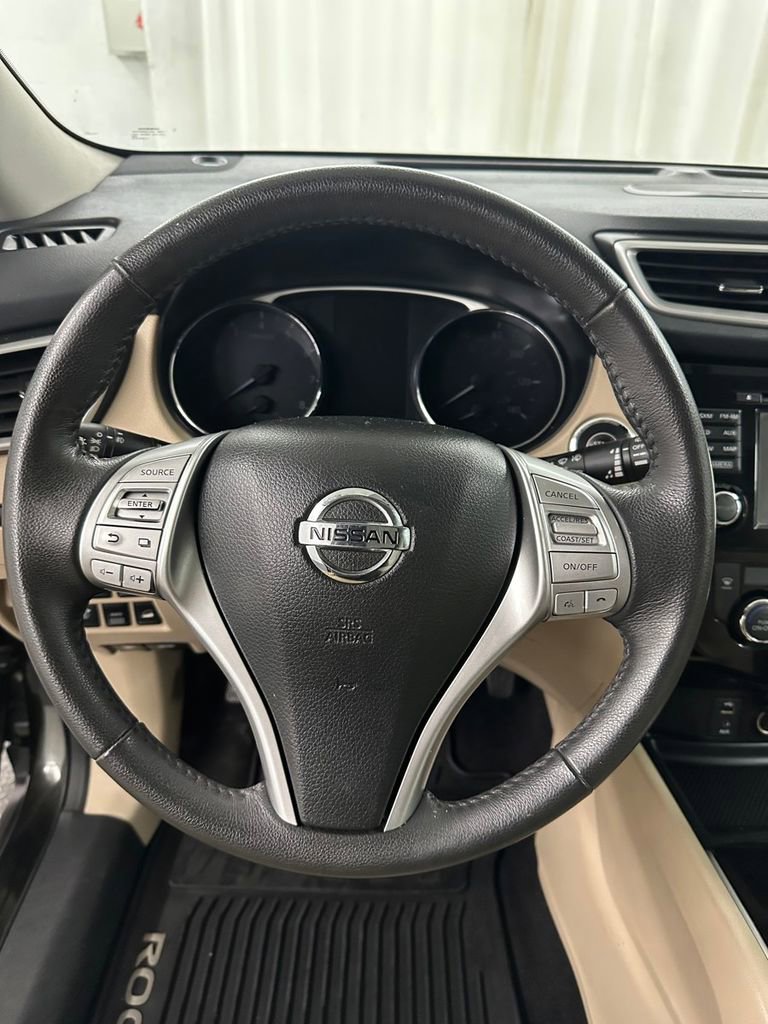 Used 2016 Nissan Rogue SL w/ SL Premium Package image 16