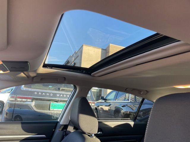 Used 2020 Nissan Altima 2.5 SV image 10