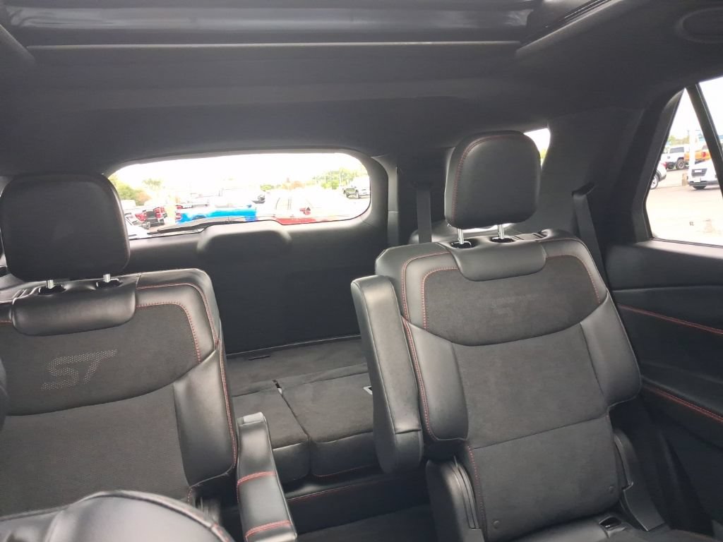 Used 2026 Ford Explorer ST AWD/4WD image 12