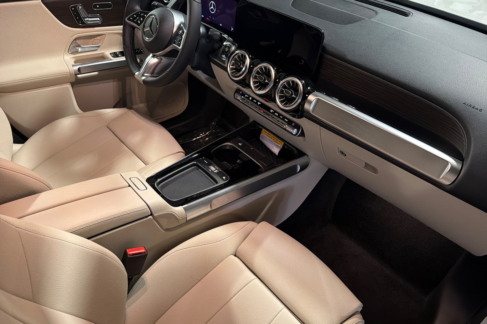New 2026 Mercedes-Benz GLB 250 image 14