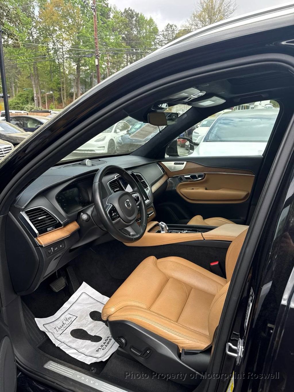 Used 2017 Volvo XC90 T8 Inscription w/ Luxury Package AWD/4WD image 2