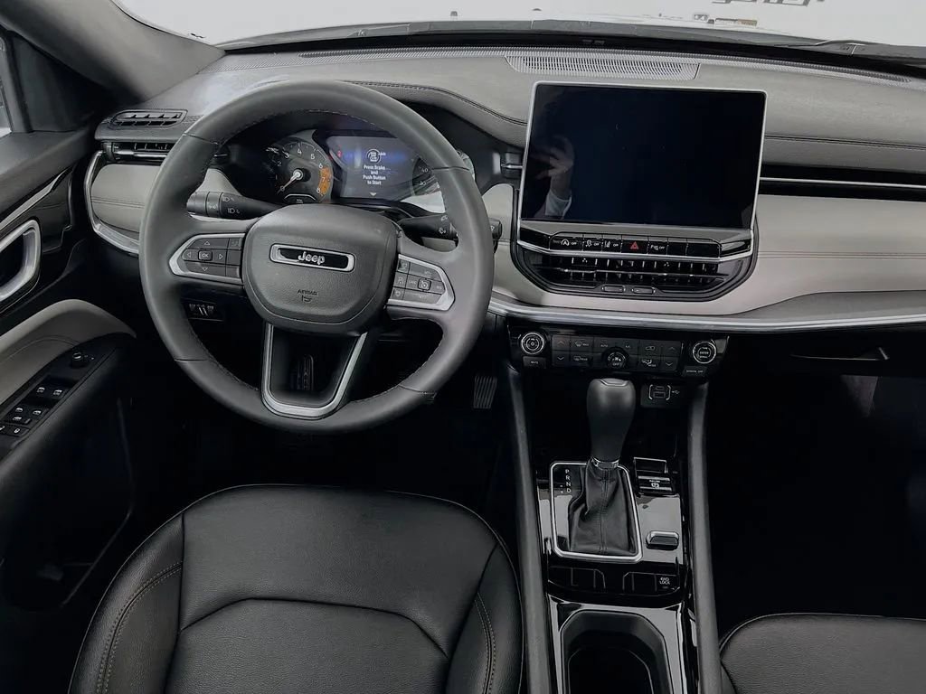 Used 2024 Jeep Compass Limited image 22