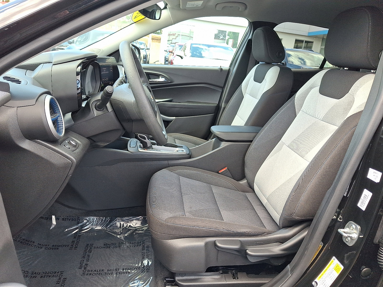 Used 2025 Chevrolet Trax LS image 15