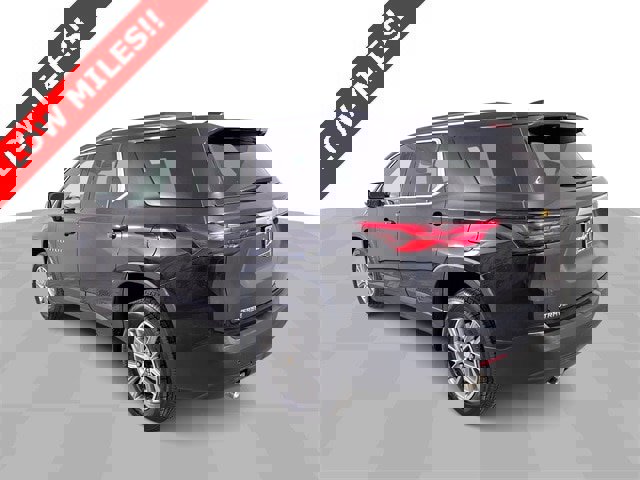 Used 2023 Chevrolet Traverse LT image 6