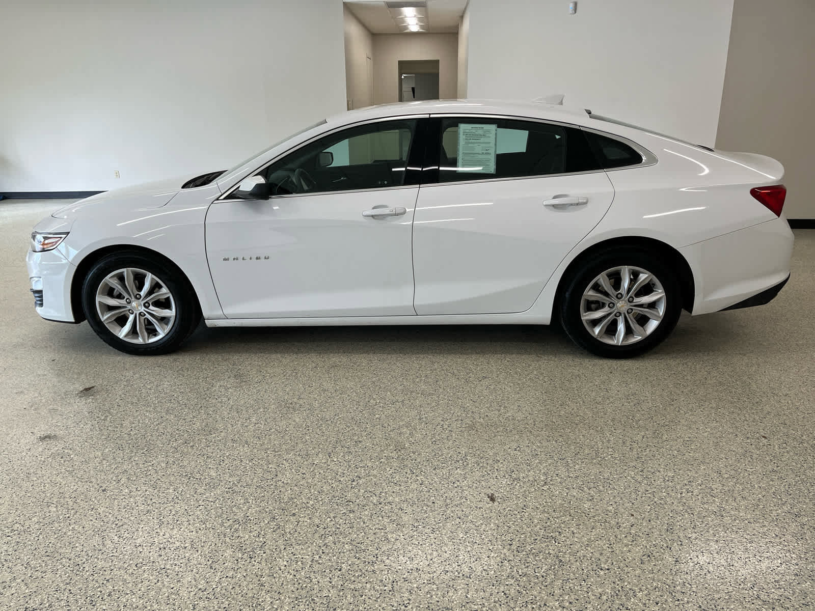Used 2024 Chevrolet Malibu LT FWD image 9