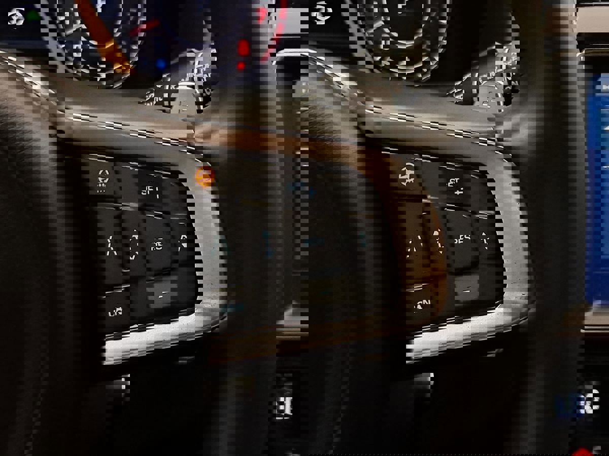 Used 2019 Jaguar F-PACE S image 15